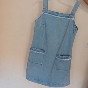Vince camuto denim dress, size medium, super cute, pockets at the front,